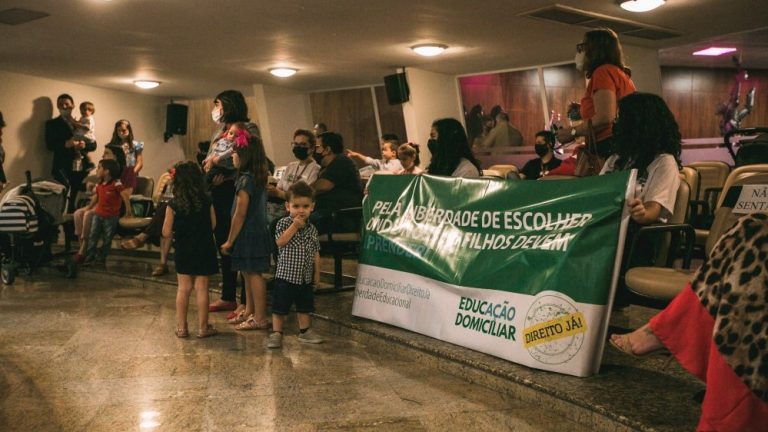 Assembleia aprova prática do ensino domiciliar em Santa Catarina