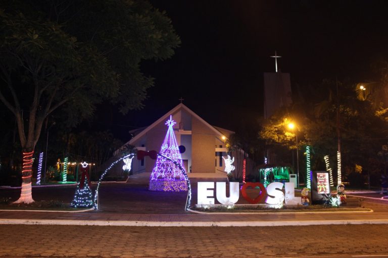 Luzes de Natal são acessas em São Ludgero