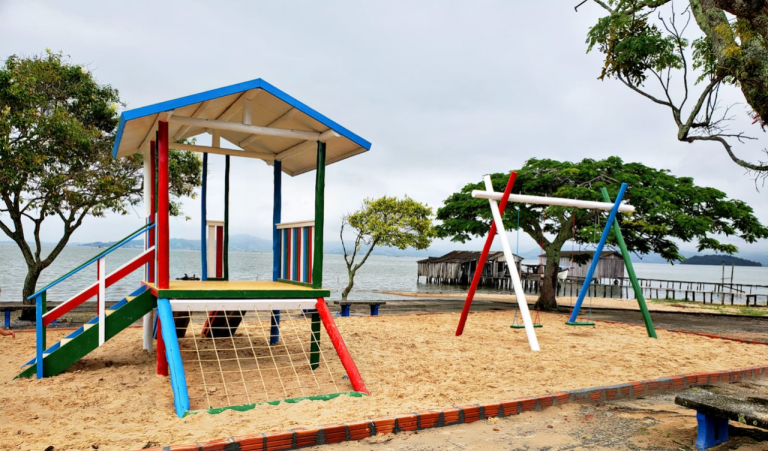 Imaruí: novo parque infantil é inaugurado