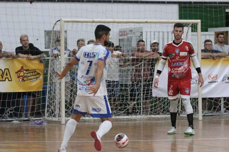 Com goleada, Loes/Tubarão Futsal chega à final também no Torneio de Blumenau