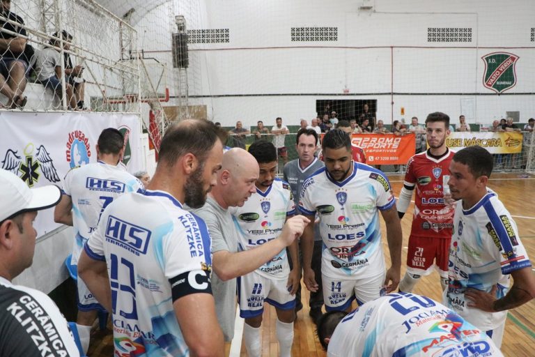Tubarão Futsal, em parceria com o Loes, chega a final em de Rio do Sul e busca a final em Blumenau