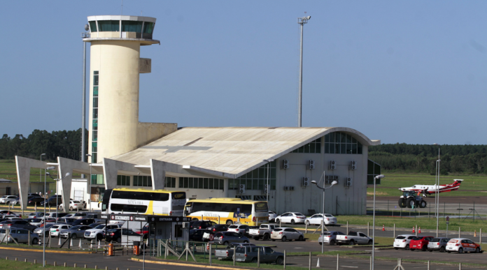 #PraCegoVer Na foto, o Aeroporto Regional Sul Humberto Ghizzo Bortoluzzi, em Jaguaruna