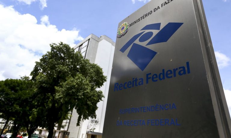 Receita Federal e Polícia Federal combatem esquema bilionário de notas fiscais falsas