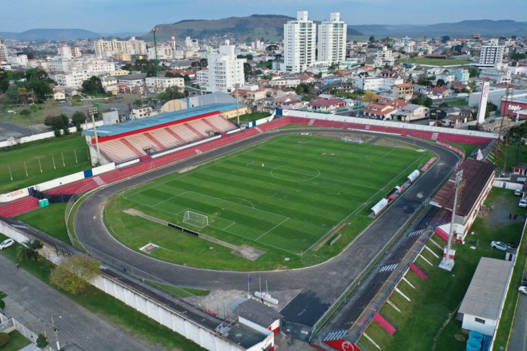 Lages terá o primeiro estádio com gramado sintético de Santa Catarina