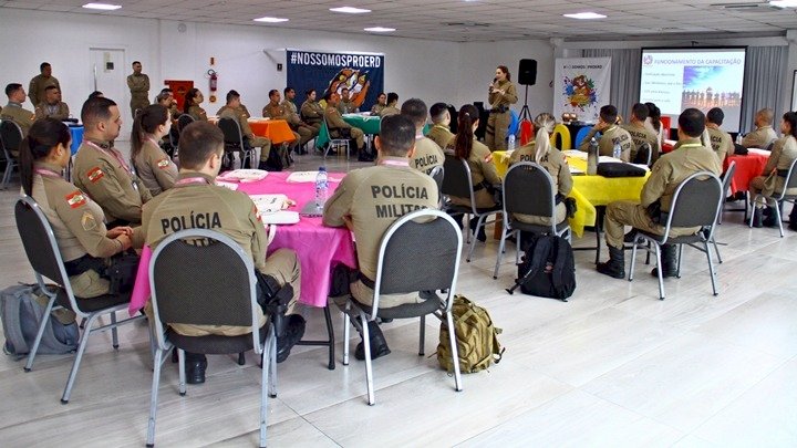 PM catarinense inicia curso para formar novos instrutores para o Proerd