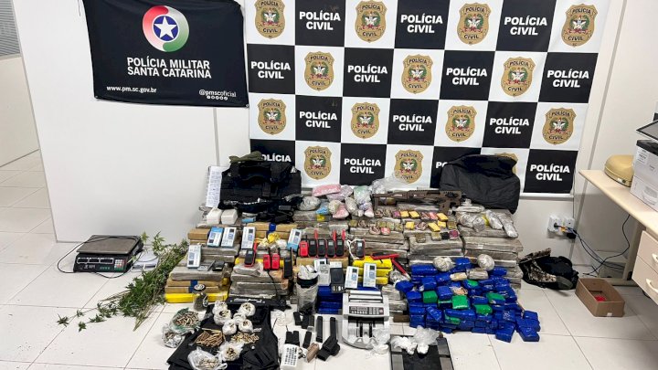 PM e DEIC apreendem munição e drogas em Florianópolis