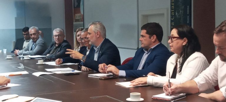 Governo e empresários discutem projetos de ampliação da malha ferroviária catarinense