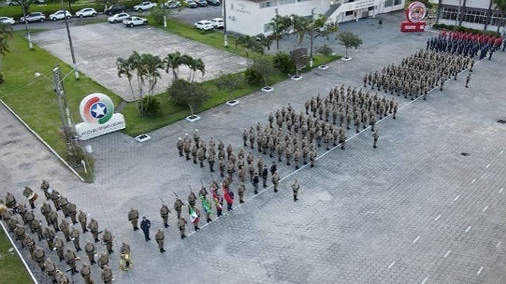 Polícia Militar de SC promove 277 oficiais, praças e 95 Bombeiros Militares