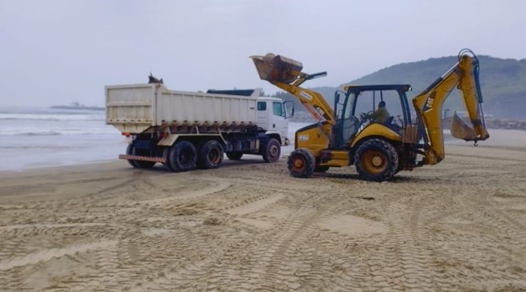 Prefeitura recolheu mais de 100 toneladas de lixo da Praia do Mar Grosso