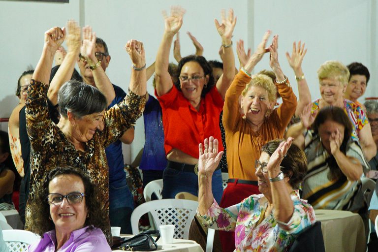 Grupos de mães e idosos de Garopaba festejam mais um ano de troca de experiências