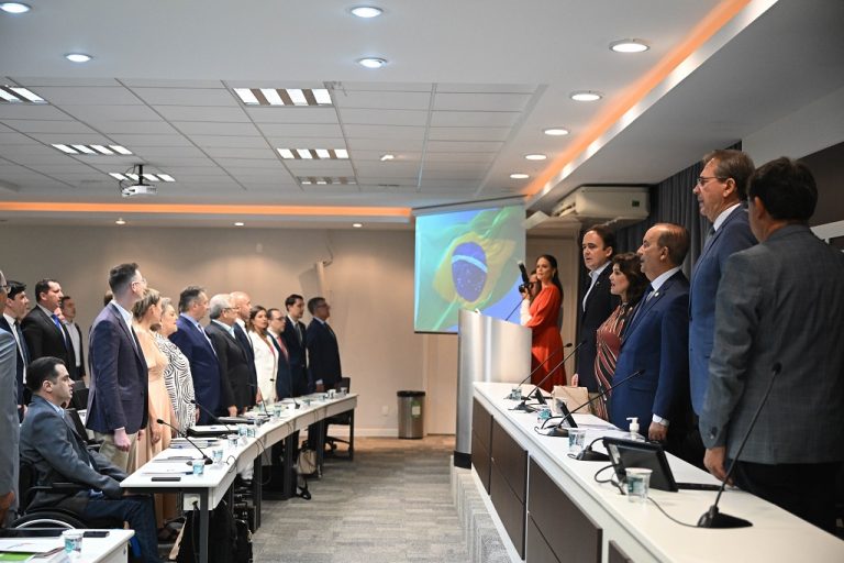 Governador Jorginho Mello empossa novos secretários de Estado