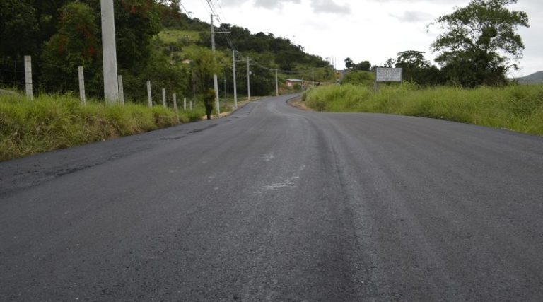 Um dos trechos da pavimentação asfáltica da Estrada Geral de Congonhas é concluído