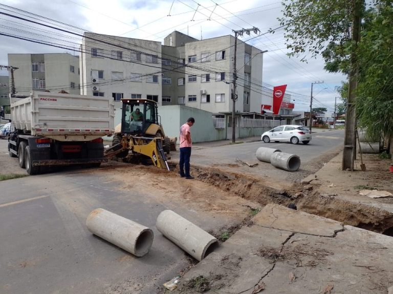 Implantação de nova rede de drenagem pluvial no bairro Revoredo