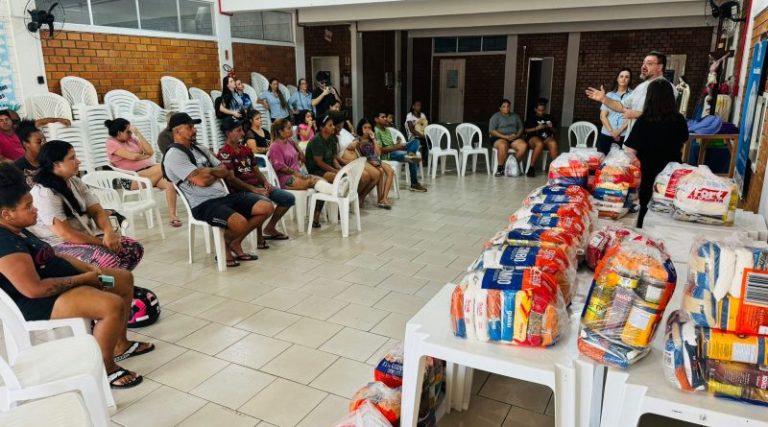 Famílias do CRAS Passagem recebem cestas básicas em campanha de Páscoa: Solidariedade em destaque