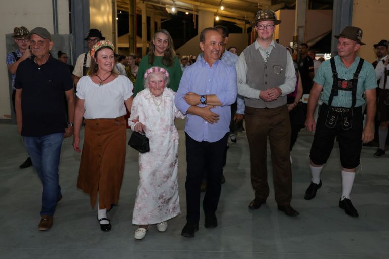 Governador celebra 195 anos de imigração alemã em São Pedro de Alcântara