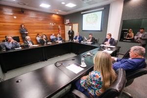 Frente parlamentar imobiliária debate aumento nas taxas dos cartórios em SC