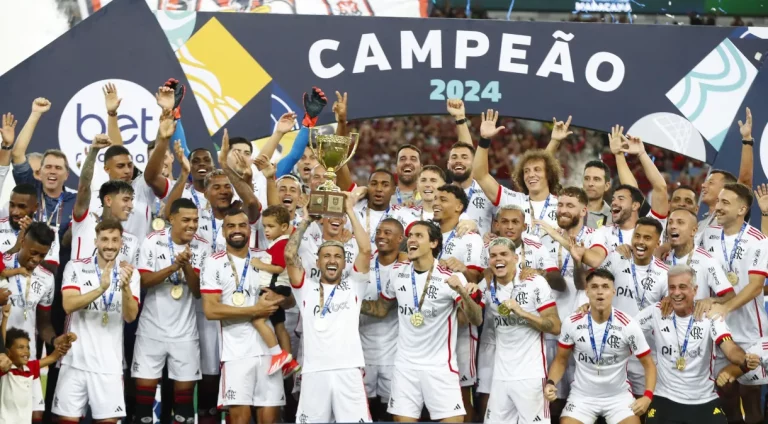 Flamengo conquista título do Campeonato Carioca diante de recorde de público no Maracanã