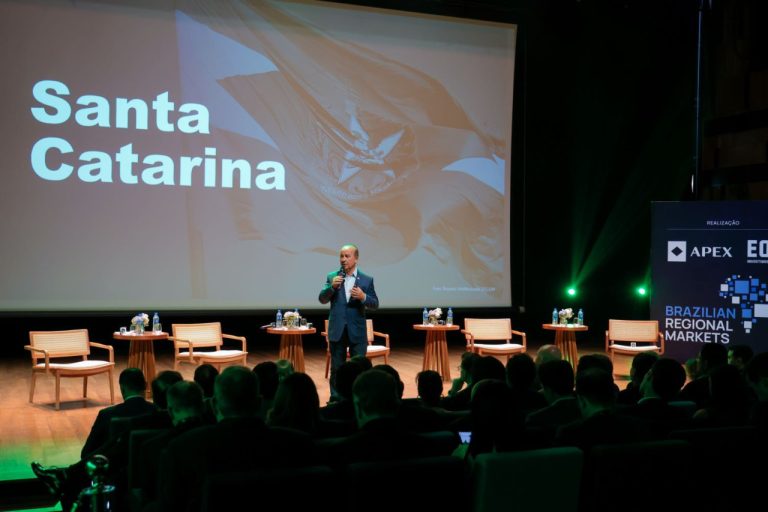 Potencial de investimento em Santa Catarina é apresentado por Jorginho Mello em São Paulo