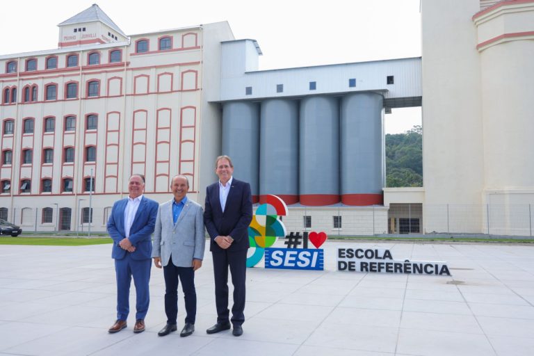 Governador e presidente da FIESC inauguram maior escola SESI do Brasil em Joinville