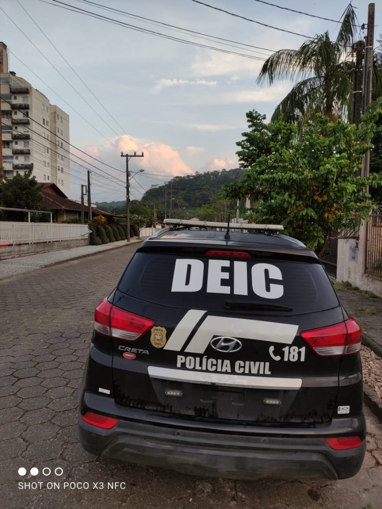 Polícia Civil prende foragido por tráfico de drogas em Florianópolis