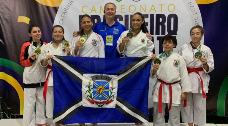 Tubarão conquista 21 medalhas no campeonato Brasileiro de Karatê em Joinville