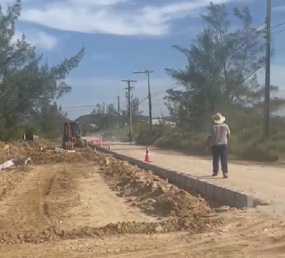 Obras avançam na Avenida Baleia Franca, em Imbituba: Trânsito normalizado