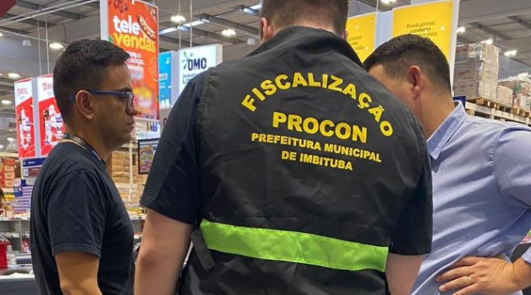 Procon notifica rede de supermercados em Imbituba por falta de atendimento prioritário
