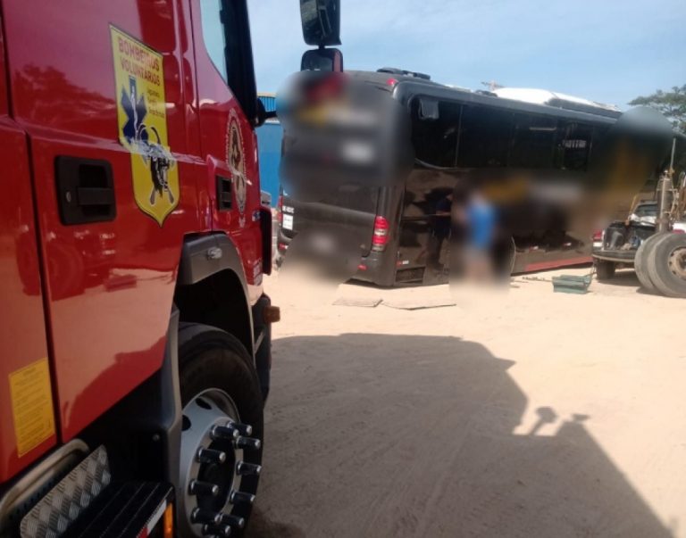 Ônibus cai sobre as pernas de mecânico em Jaguaruna