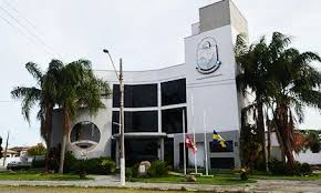 Câmara de Capivari de Baixo abre concurso com salários de até R$ 4,8 mil
