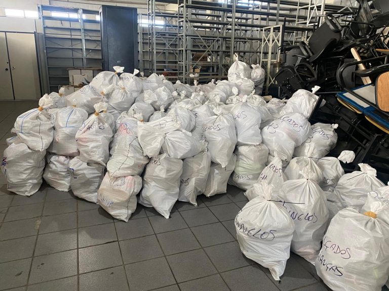 Polícia civil de SC doa 10 mil produtos apreendidos para vítimas de enchente no RS