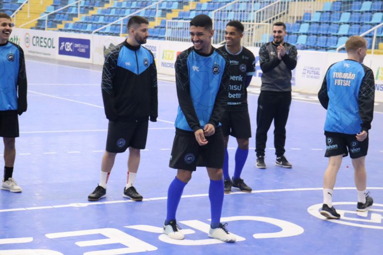 Tubarão Futsal busca classificação contra lanterna Brasília