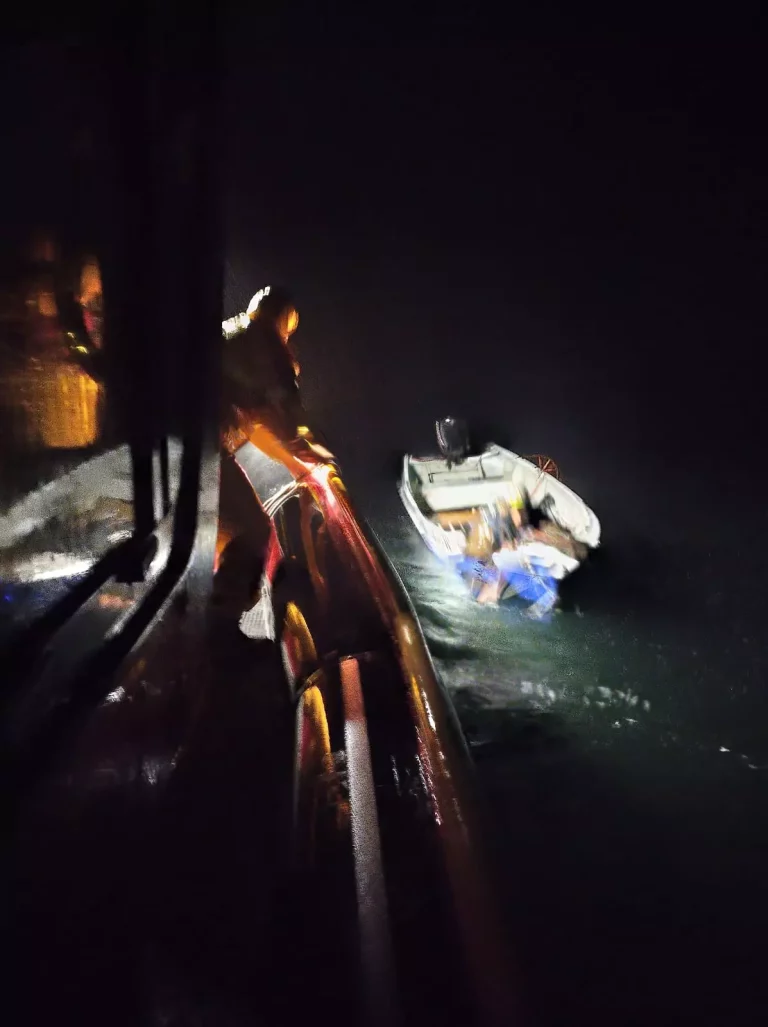 Homem resgatado após ficar à deriva na Praia da Armação