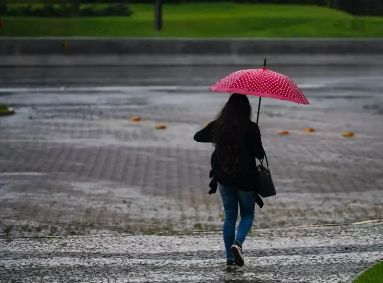 Chuva forte deixa Blumenau e Rio do Sul em alerta