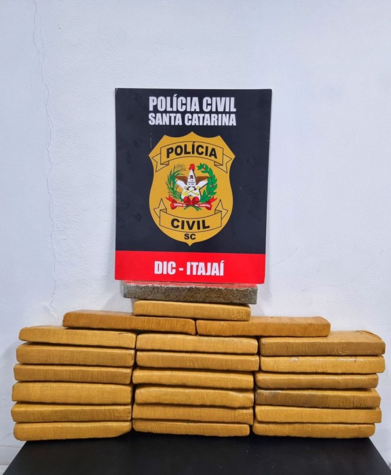 Polícia Civil prende irmãos por tráfico de drogas em Itajaí