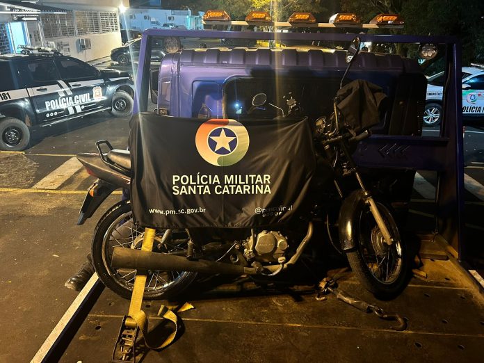 Homem é preso com motocicleta clonada no centro de Criciúma