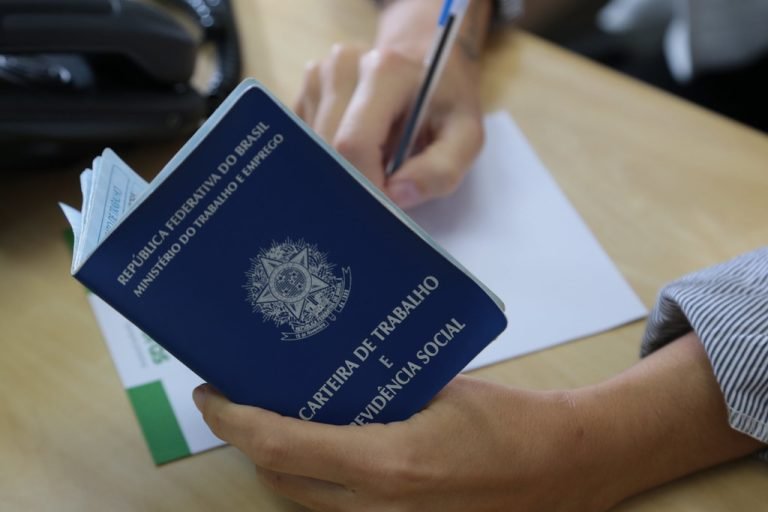 Santa Catarina tem quase 10 mil vagas de emprego abertas